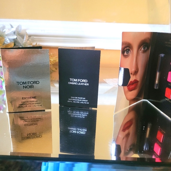 Tom Ford - Picture 2 of 3